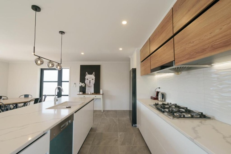 3 Bedrooms Apartment