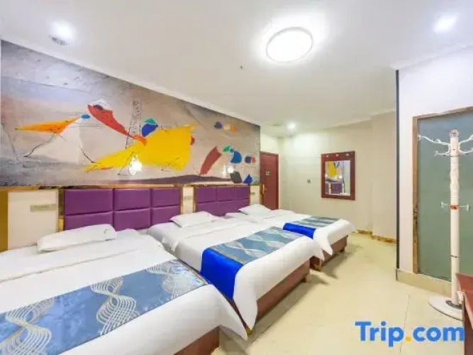 Standard Triple room