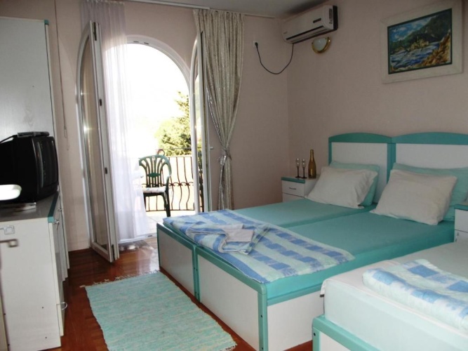 1 Bedroom Apartment with balcony and with view