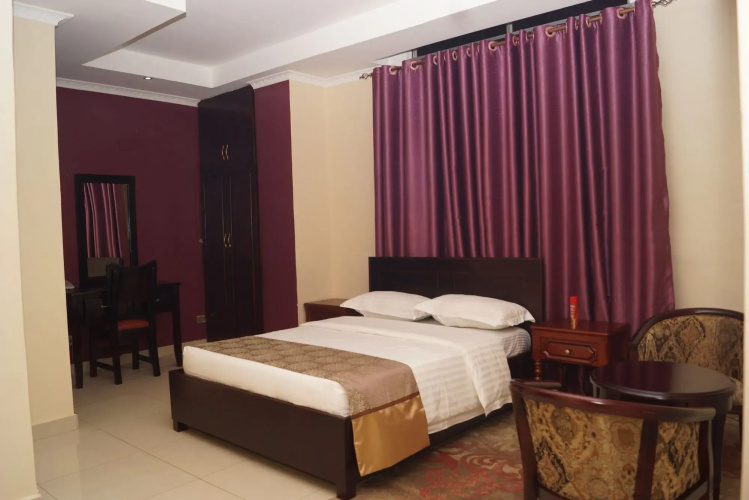 Diamonds Hotel