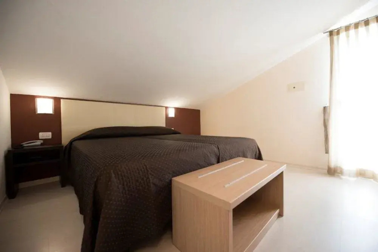 Hotel Monica