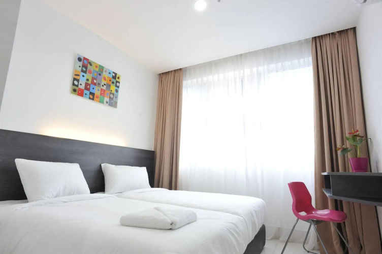 V Hotel