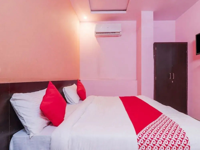 OYO Flagship Hotel Shivam Palace