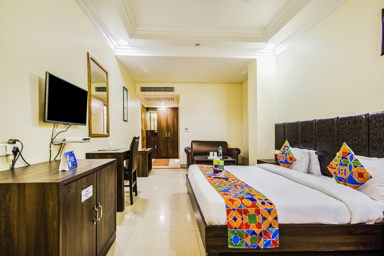 FabHotel Aay Kay Model Town