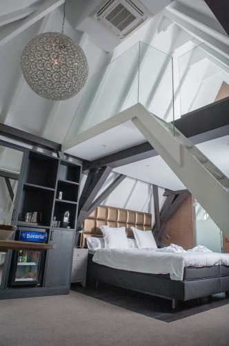 Suite with city view