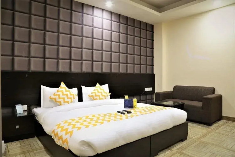 FabHotel Aksh Palace I
