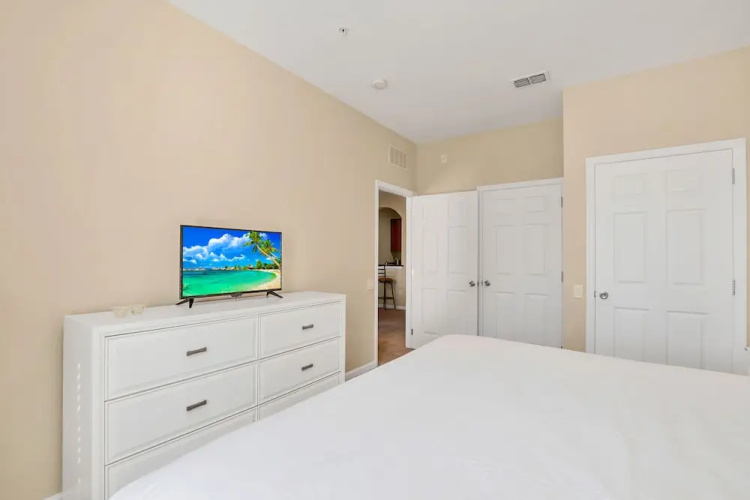 4024 Breakview Drive #208