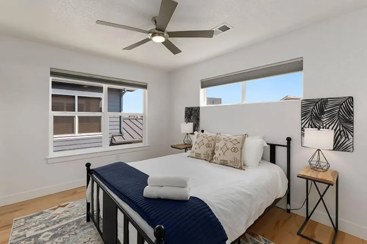 Gorgeous Townhome Steps From the Brewery District!