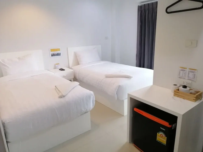 Standard Twin room with balcony