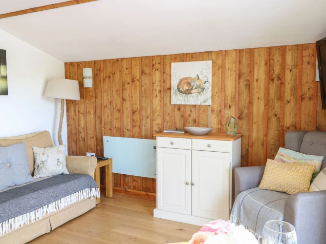 Lakeside Lodge