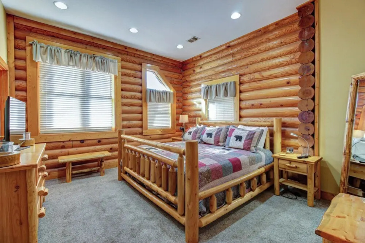 2 BR Home w/ Loft & Access to Community Pool