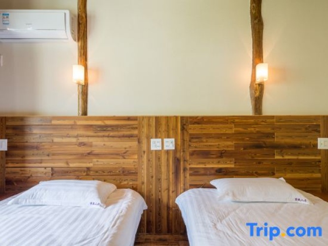 Standard Twin room with balcony