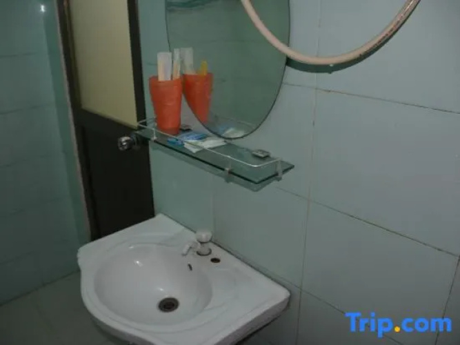 Gaozhou Yanjiang San Hotel