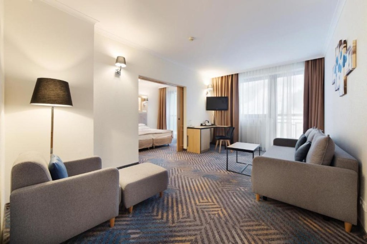 Deluxe Suite