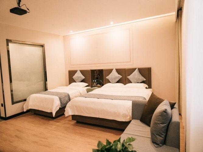 Standard Family room