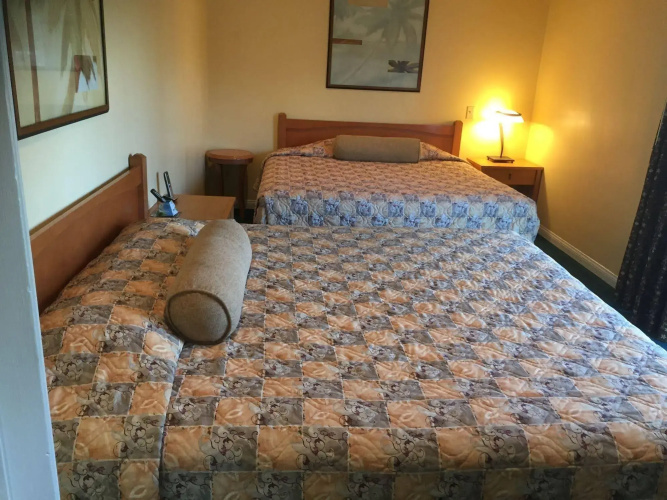 Bayshore Inn Motel