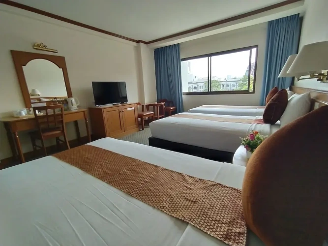 Standard Triple room