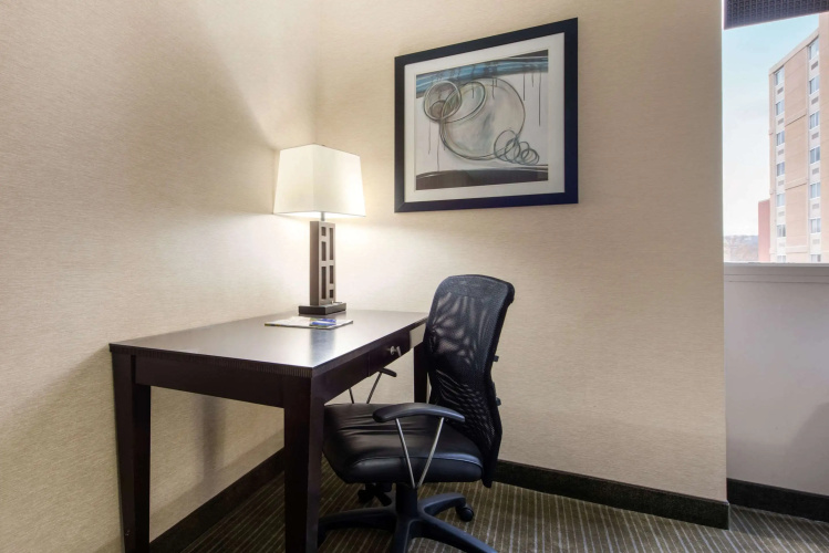 Quality Inn & Suites Charleston - Civic Center