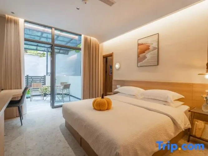 Deluxe Double room with courtyard view