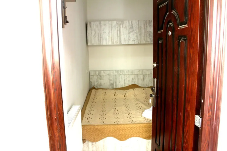 Old Avlabari Rooms