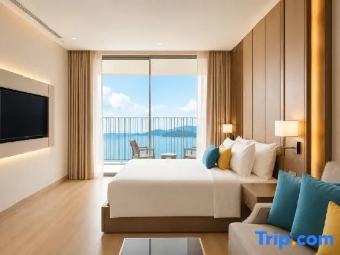 Deluxe room with partial ocean view