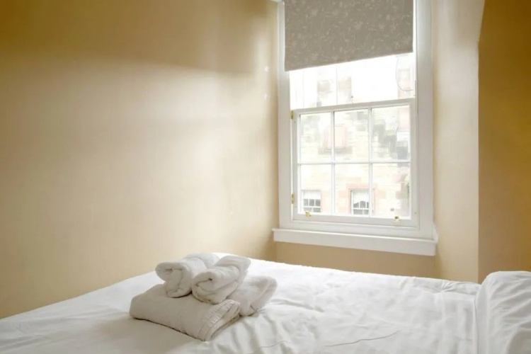 1 Bedroom Apartment In Edinburgh
