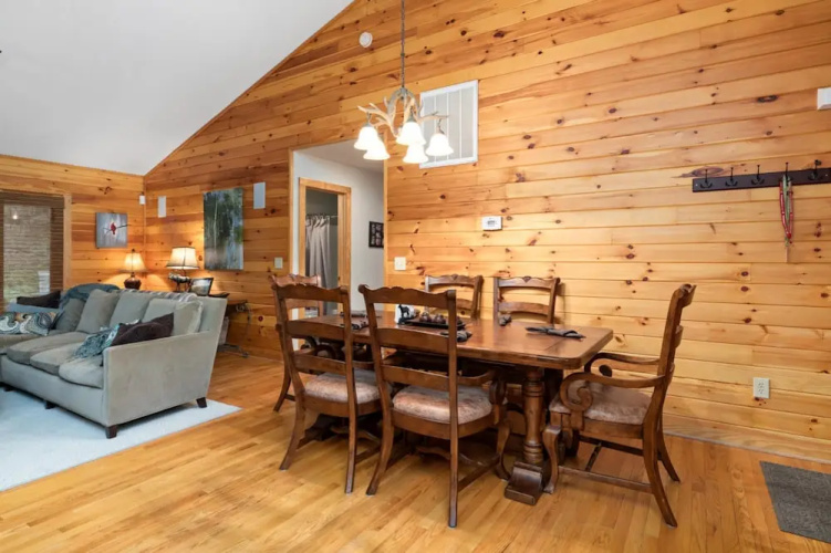 Retreat at Wintergreen Pool Access Grill