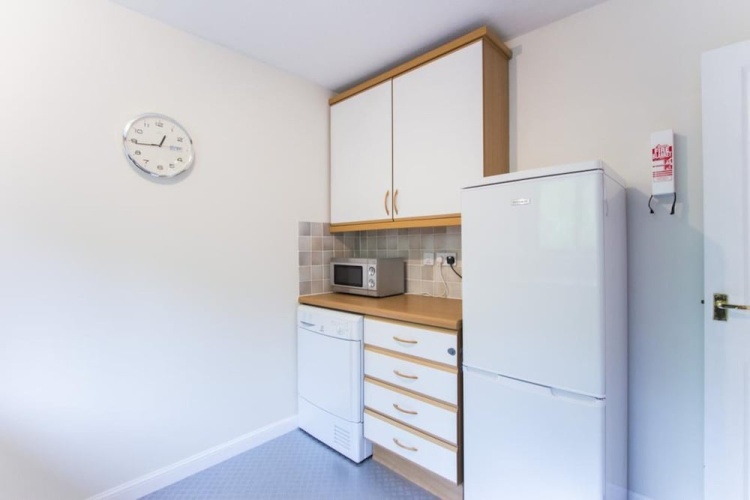 2 Bedroom Flat In Edinburgh