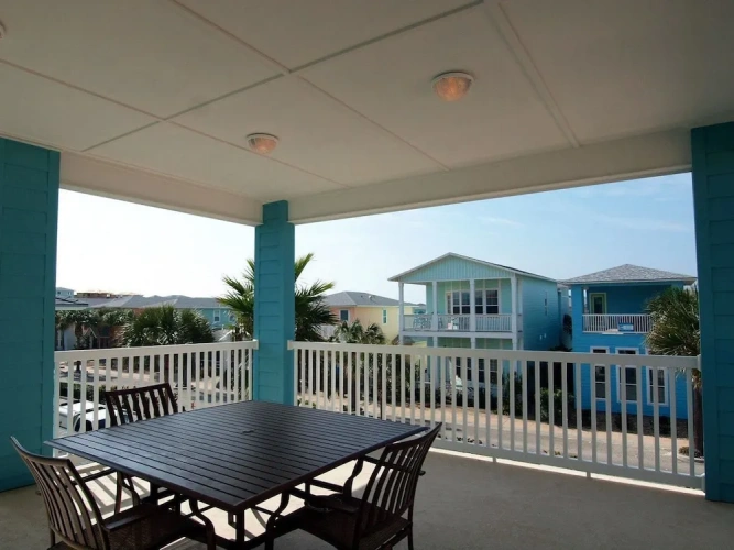 4 Bedrooms Cottage