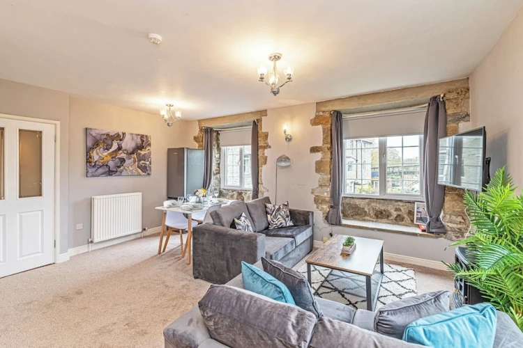 3 Bedrooms Classic Apartment