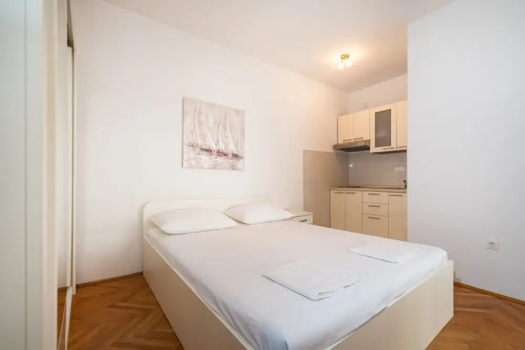 Studio Apartments Near Center 1