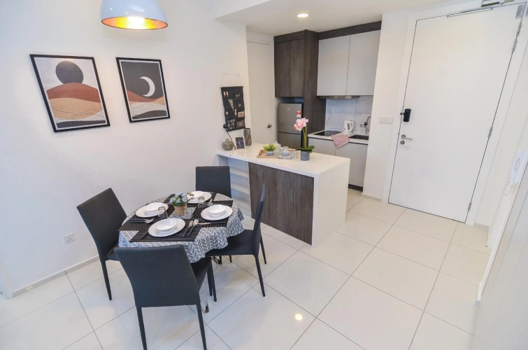 2 Bedrooms Apartment