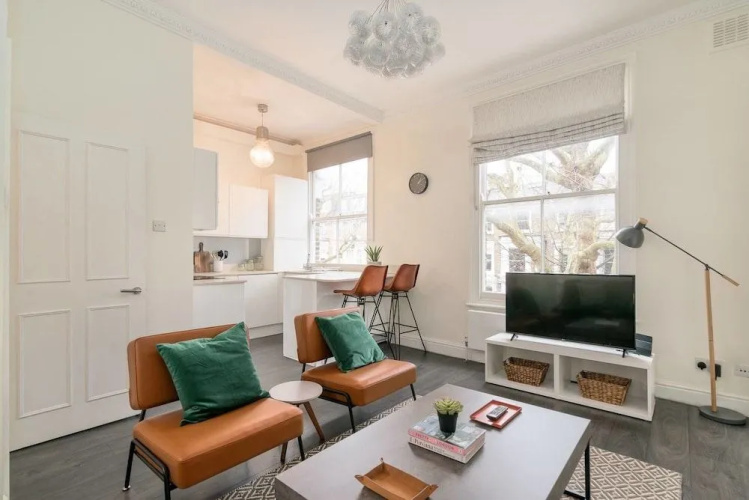 Modern 2BR Home in West London!