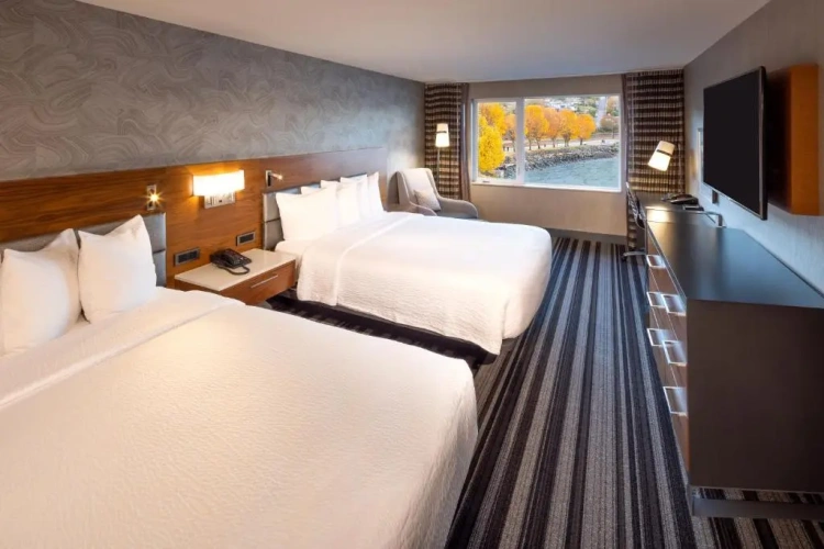 Standard Quadruple room with bay view