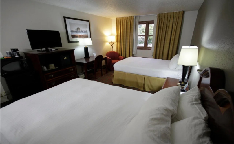 Harbor Winds Hotel