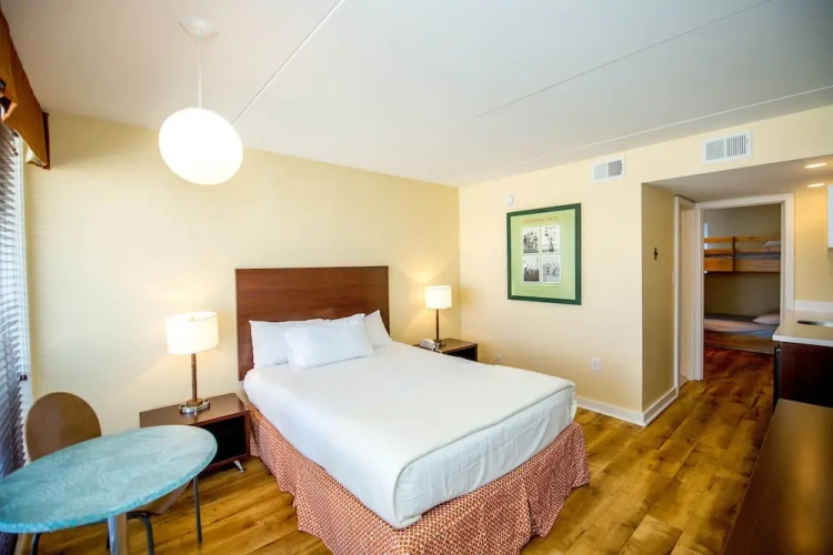 2 Bedrooms Standard Family room