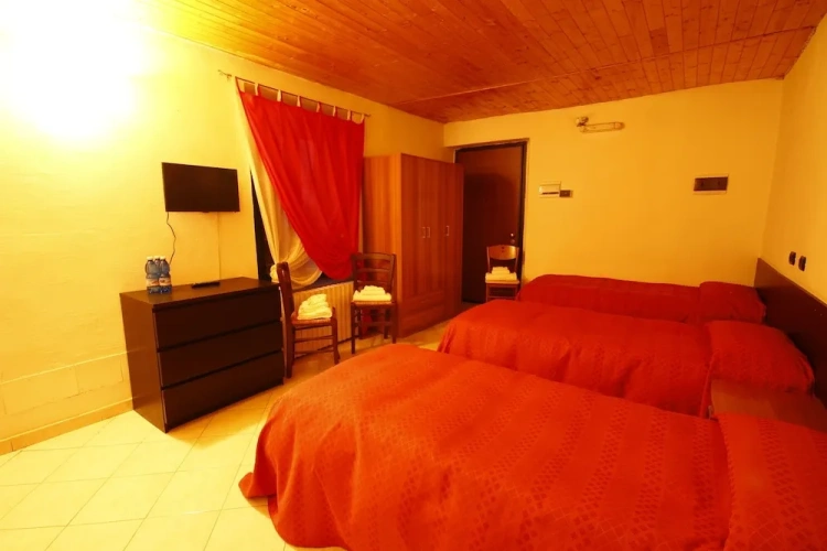 Standard Twin room with balcony