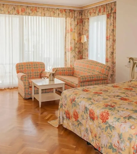 Superior Double room with balcony and with partial sea view
