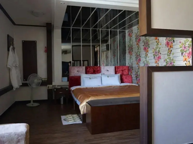 Goodstay Opera Motel