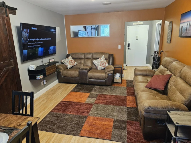 Perfect DTWN Condo with King beds