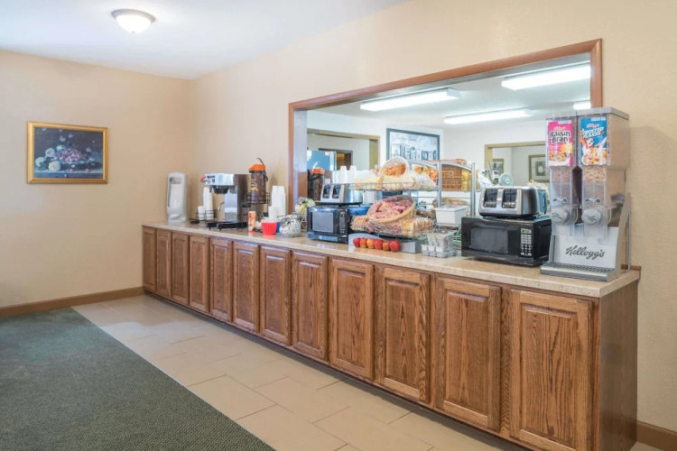 Super 8 Poplar Bluff Missouri