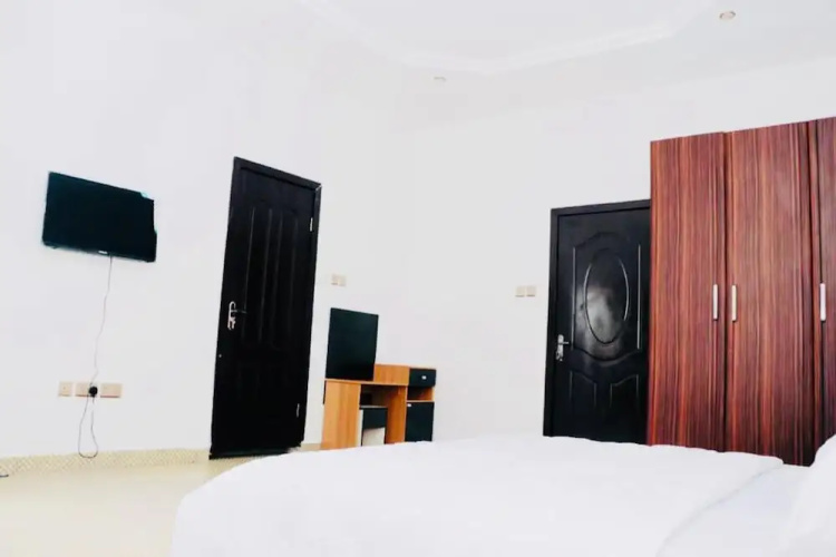 Charming 3-bed House in Lekki