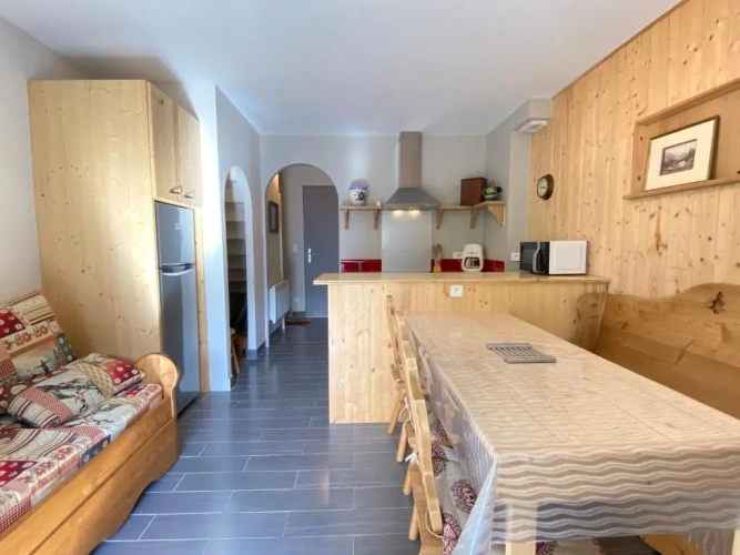 2 Bedrooms Apartment