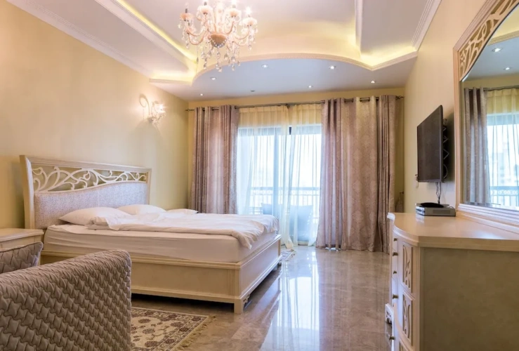 1 Bedroom Apartment with city view