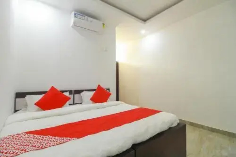 Oyo 28289 Tk Residency