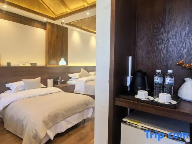 Deluxe Family Suite with balcony