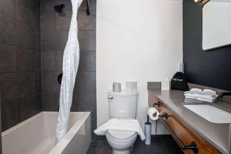 Days Inn & Suites Revelstoke