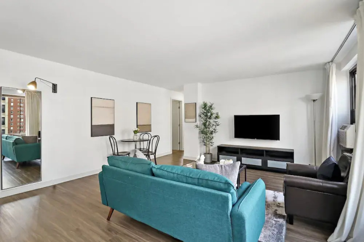 2BR Apt in Hyde Park - Algonquin 8E