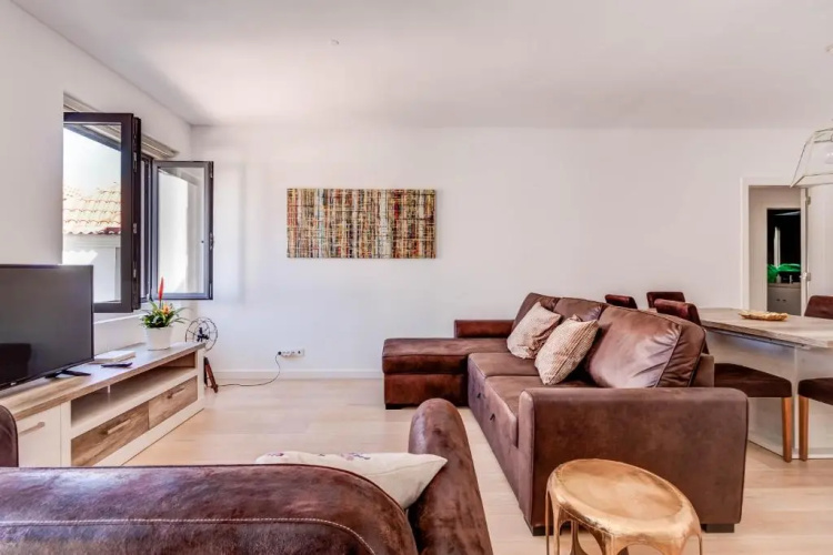 Lisbon Palace Apartment