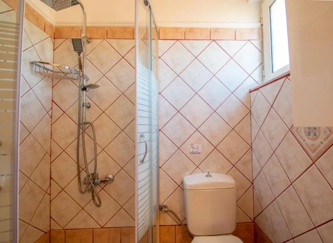 2 Bedrooms Cottage